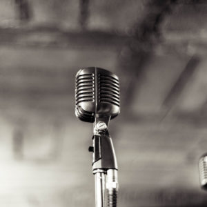 picture of a condenser microphone