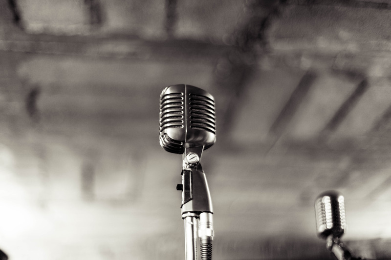 picture of a condenser microphone